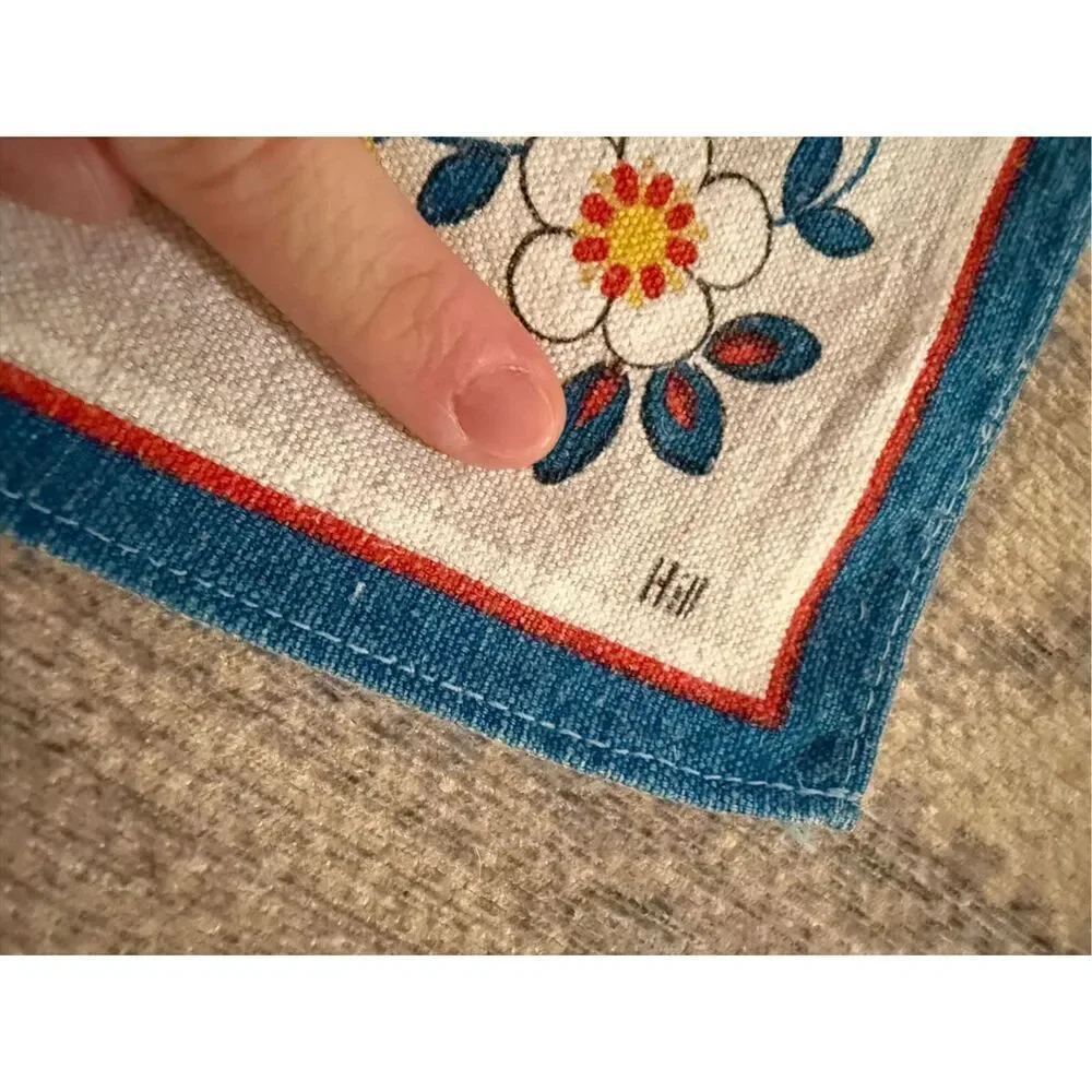 Vintage Hill Sweden Table Runner Linens And 2 Placemats